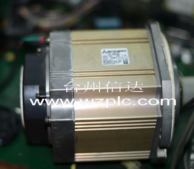 

Used hollow robot servo motor servo motor HC-SWS93B 3 months warranty