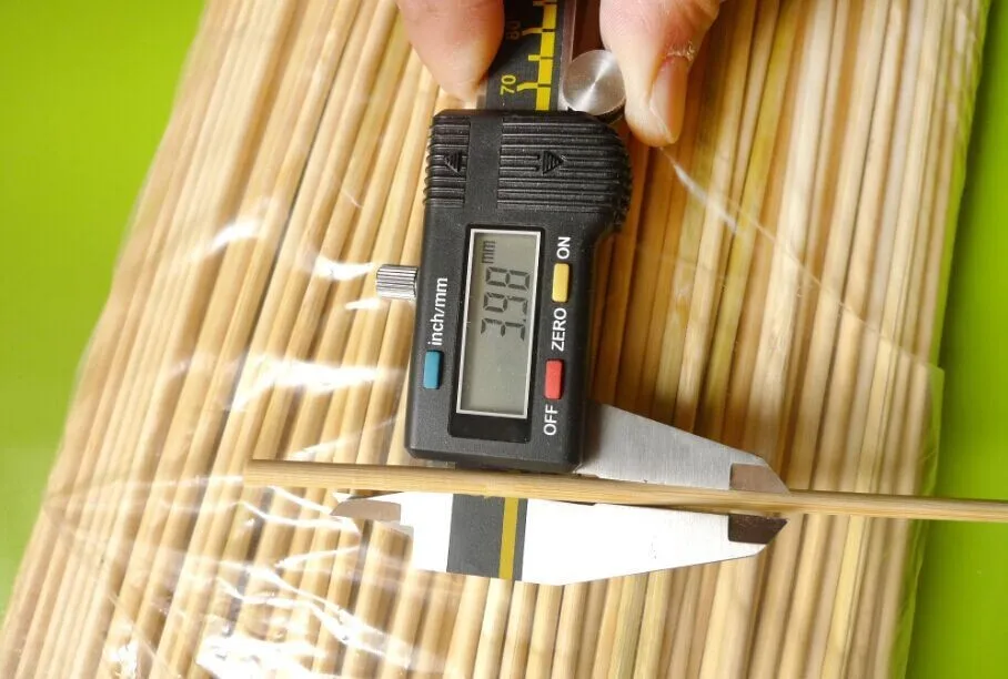 40x4mm Bamboo skewers (4)