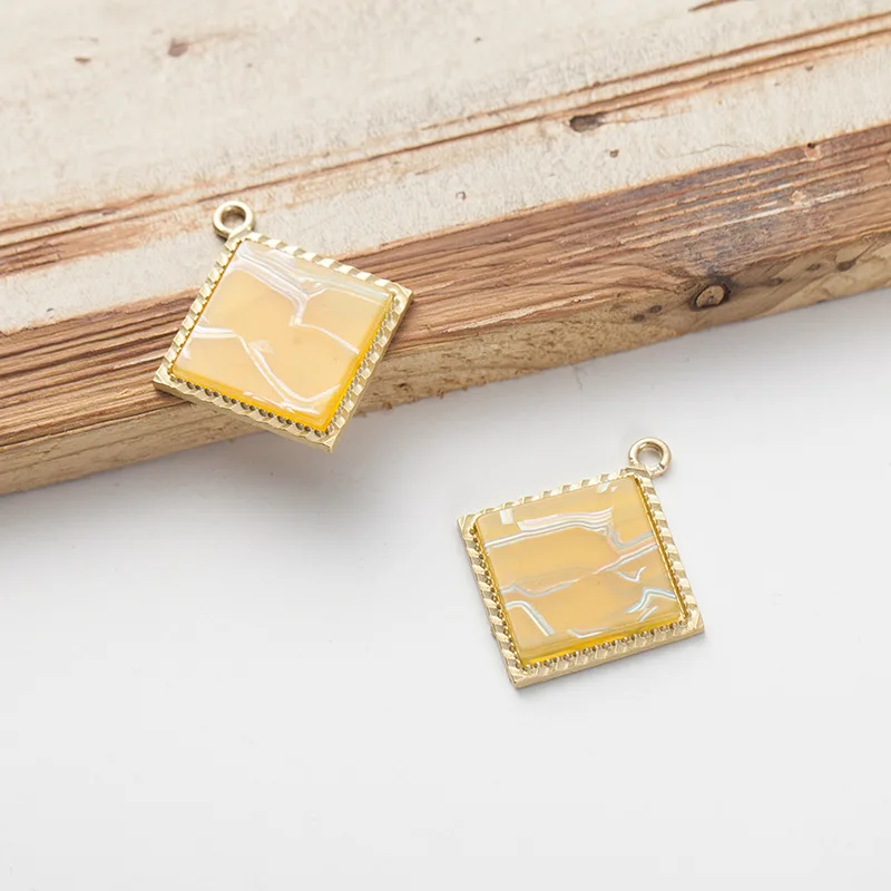 10544203956_1840617189