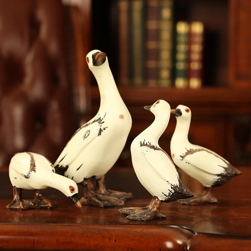

Creative Resin Handicraft Vintage Retro European Duck Living Room Study Bedroom Drinks Cabinet Ornament