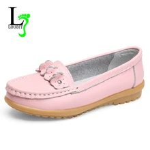 Женская обувь на плоской подошве, новинка года, кожаная Белая обувь для медсестер, Рабочая обувь на плоской подошве, удобная женская обувь, лоферы, нескользящая домашняя обувь