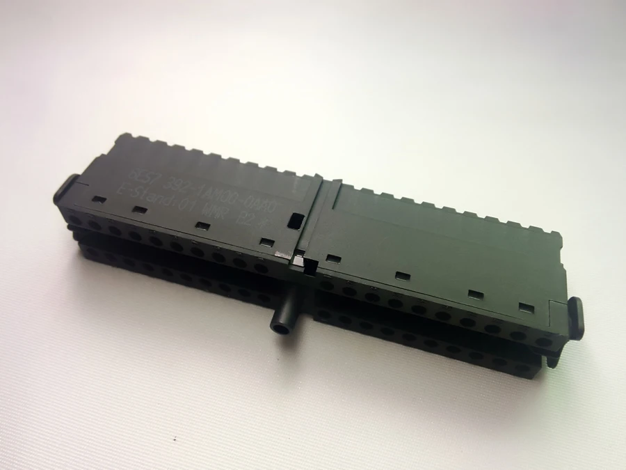 

6ES7 392-1AM00-0AA0 S7-300 FRONT CONNECTOR WITH SCREW CONTACTS,40-PIN 6ES73921AM000AA0 6ES7392-1AM00-0AA0 free shipping