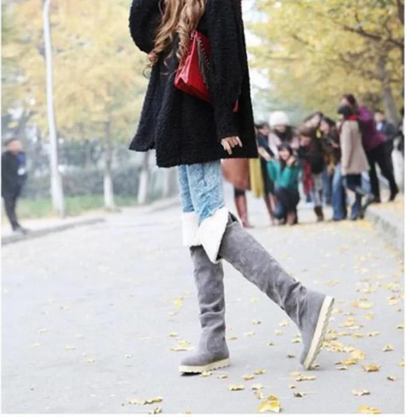 осенние сапоги. зимний наряд с сапогами без каблука. длинные сапоги женские без каблука. угги с пуховиком. сапоги женские зимние с чем носить.