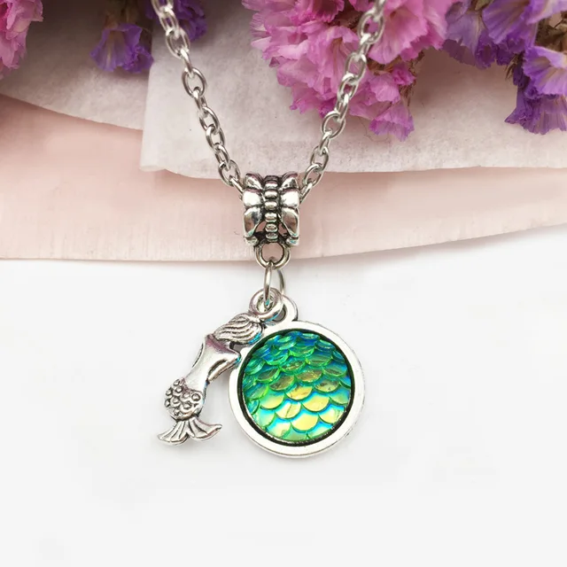10pcs/lot Holographic mermaid necklace, mermaid accessories, fish scale necklace, iridescent