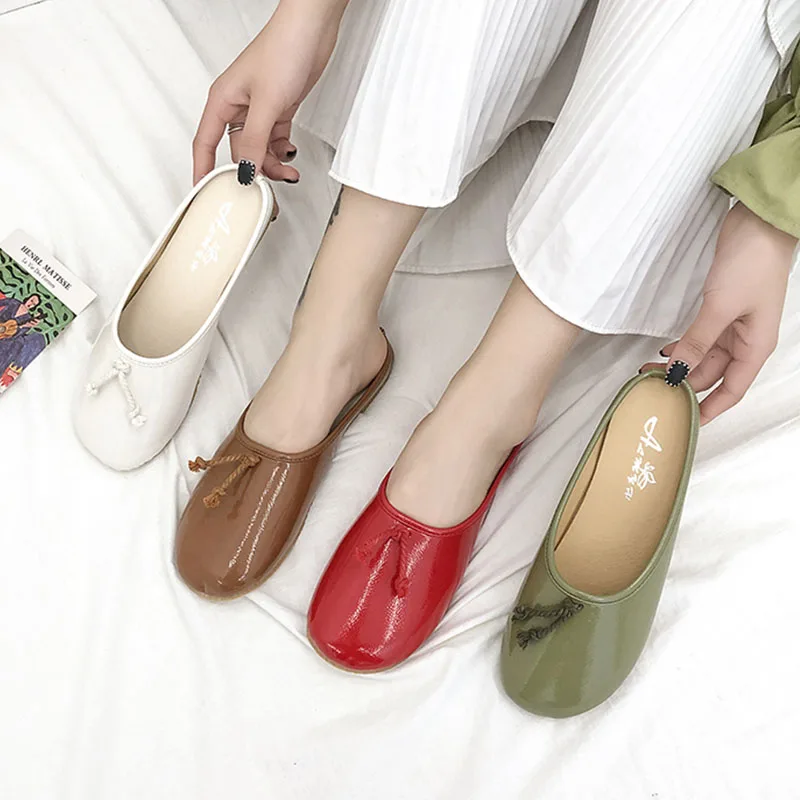 

Mules Female Summer 2019 Low Ladies Slippers Modis Leather Closed Toe Babouche Outside Brief Slipon New Slides Korean Spring