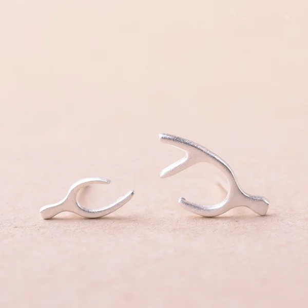 Женские асимметричные серьги гвоздики из серебра 925 пробы с оленем|fashion stud earrings|stud