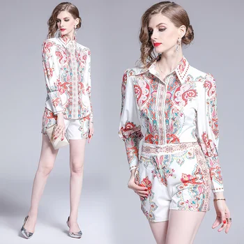 

2019 summer new European and American high-end boutique women's palace wind-loaded printed shirt high waist shorts suit