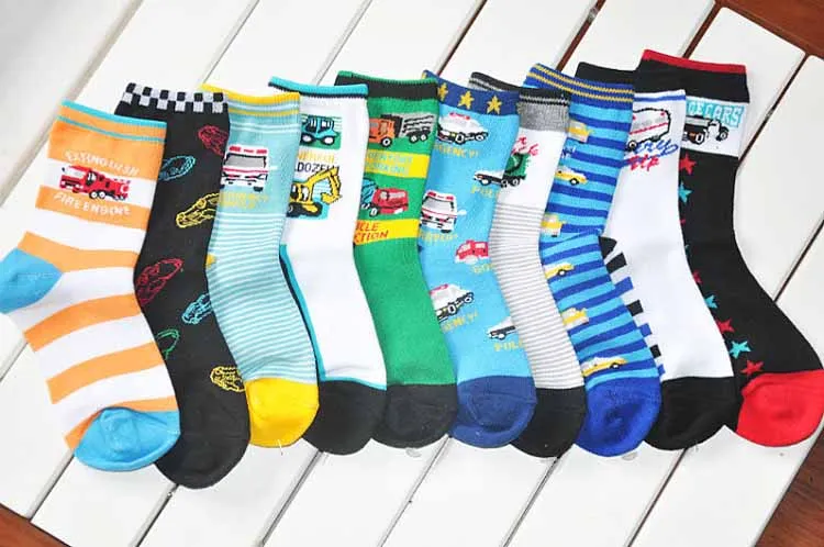 Носки машин. Носки с машинами. Носки с машинками мужские. Корейские носки. Носки машин.