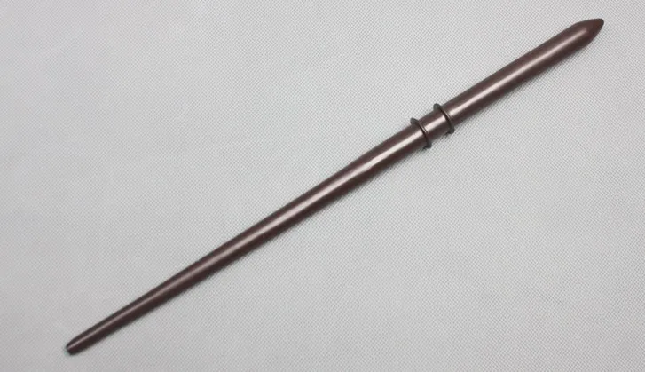 563890