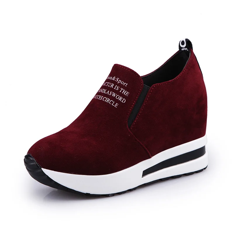 Новые женские повседневные кроссовки из флока на высоком каблуке; Цвет черный, красный; дышащая обувь на платформе для отдыха; обувь, увеличивающая рост; n779 - Цвет: Бордовый