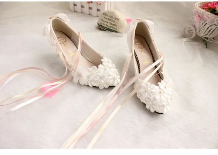 Женская обувь на среднем каблуке Свадебные туфли-лодочки со шнуровкой с цветочным принтом длинное сексуальное riband атласные ремни обувь для невест на высоком каблуке ручной работы, большие размеры, свадебные туфли