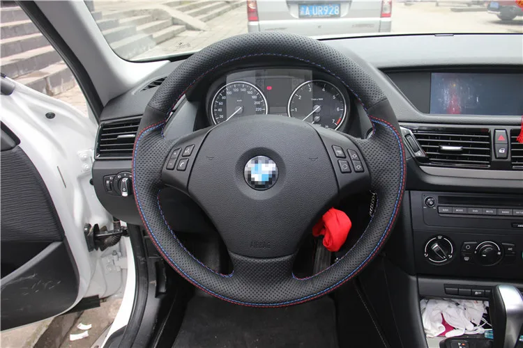 Автомобиль-Стайлинг Противоскользящий Swede кожаный руль стежка на обертывание чехол для BMW 320i/X1