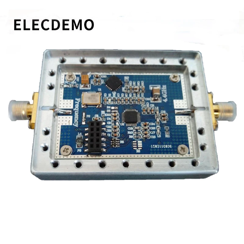 ADF4351 RF Signal Source 35M-4.4G with cavity phase-locked loop PLL supports sweep frequency hopping ADF4351 RF Signal Source 35M-4.4G with cavity phase-locked loop PLL supports sweep frequency hopping