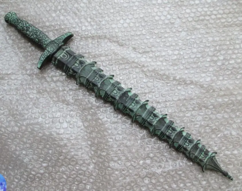 

51 cm */ The ancient Chinese bronze statue of a pagoda sword/The pagoda