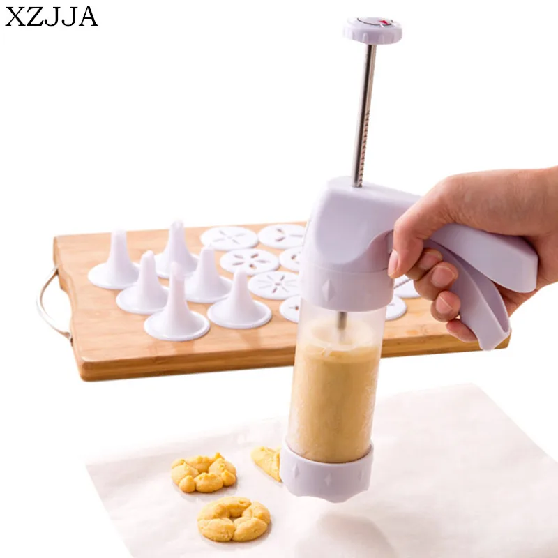 XZJJA Creative Cookie Mold Press Gun 12 Flower Mold + 6 Pastry Tips Biscuit Cookie Cutter DIY