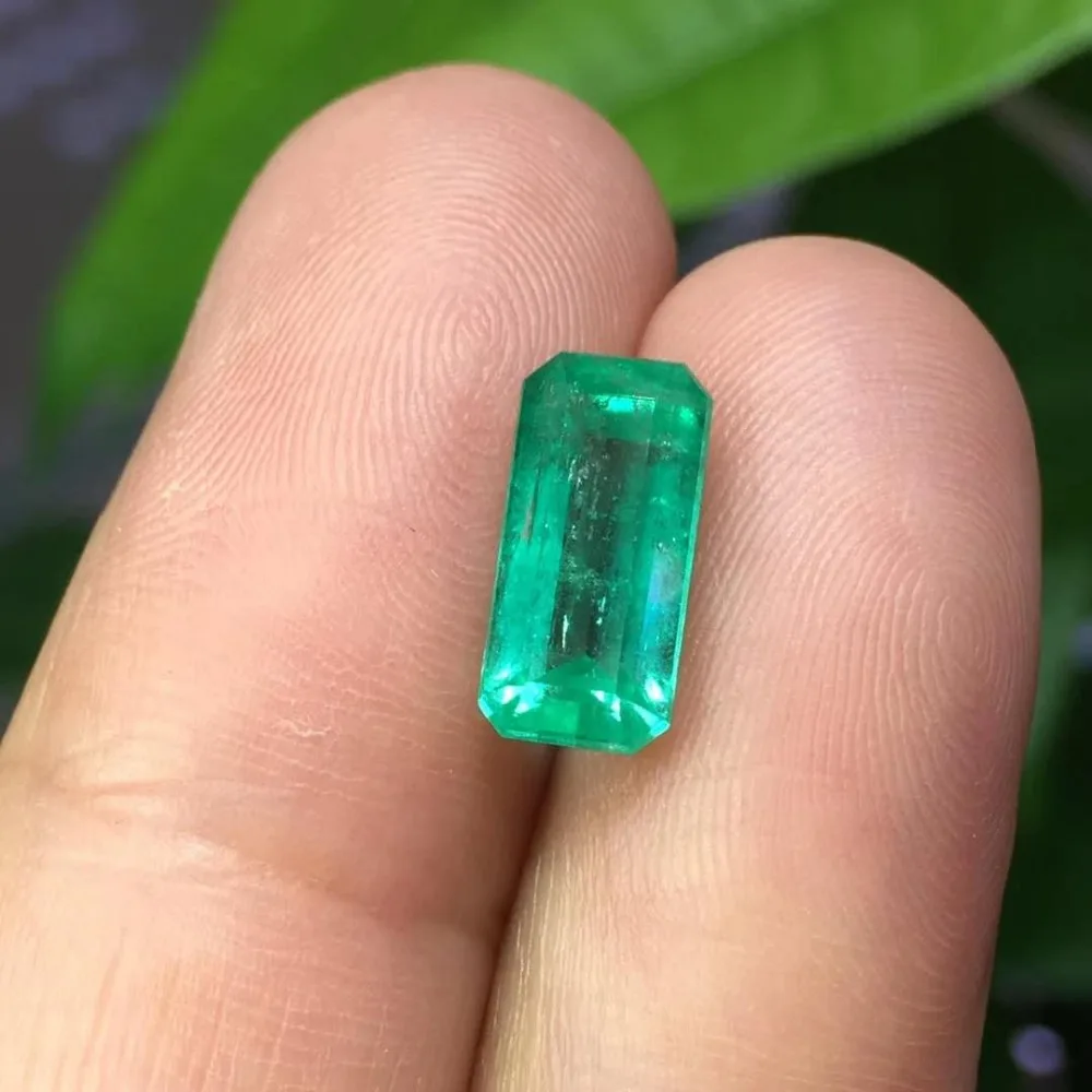 

2.26 ct Brazil natural Emerald ,crystal clean,Natural emerald Exquisite workmanship.