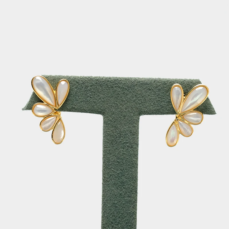 

Local focal 925silver shell flower Clip Earrings