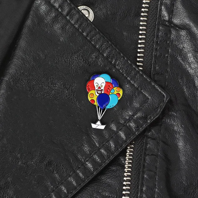 

Personality New Playful Circus Horror Clown Balloon Brooch Rainbow Color Balloon Clown Pin Needle Backpack Leather Badge