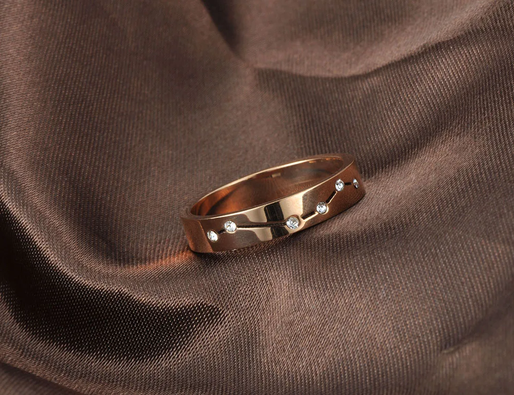 YiKLN Jewelry Нержавеющая сталь со стразами Обручение кольцо из розового золота CZ Хрустальные Обручальные кольца для Для женщин Прямая YR19006