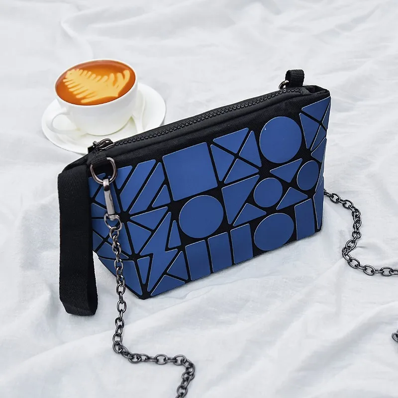 Новые светящиеся клатчи дамские сумки, Курьерская сумка женская Макияж лазерная сумка сумки геометрические конверты клатч телефон маленькая сумка - Цвет: Matt-blue