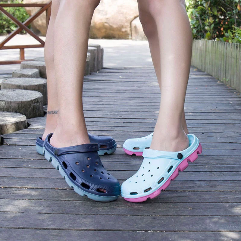 Comprar Zuecos para hombre Crocks zapatos de jardín Cholas Croks sandalias de playa zapatos de verano 2019 lijas al aire libre Casual Slip On calzado de talla grande 49