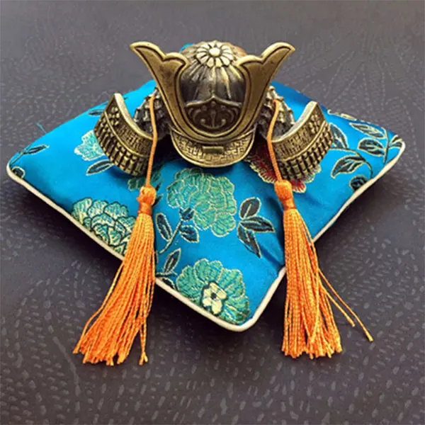 

Diameter 65 mm Samurai Figure Metal Helmet Japanese Warring Time Armor Accessories Exquisite Simulation Model Collectible