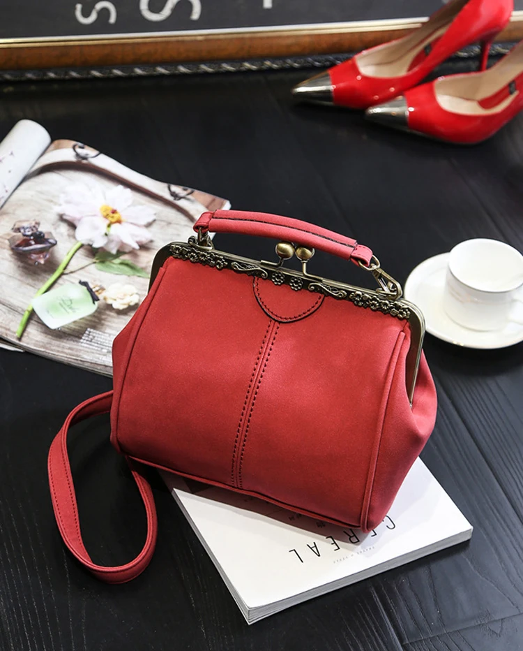 Women Shabby Chic  Shoulder Bag Lady Handmade Vintage Retro Chic Victorian Style Wedding Kiss Lock Handbag Bag (39)