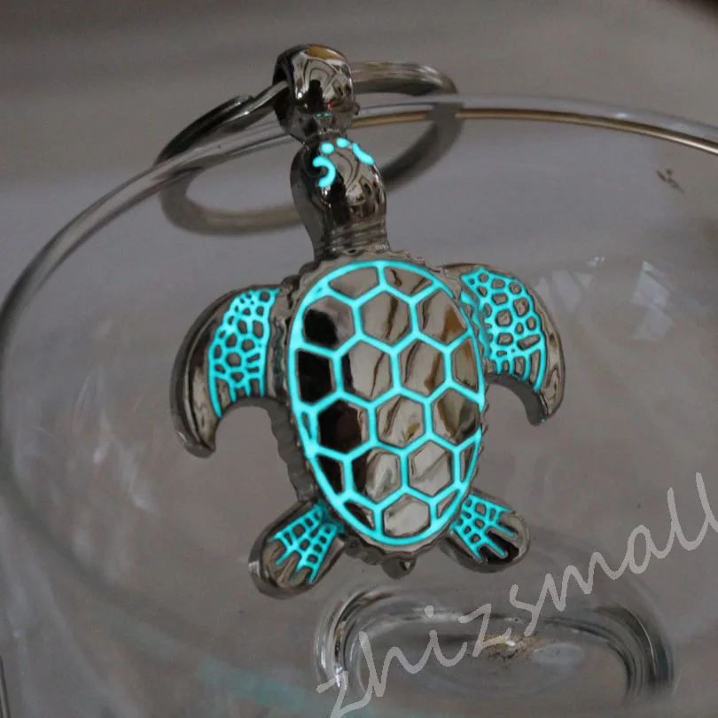 

Glowing Turtle keychain tortoise keychain Lady couple bag keyring GLOW in the DARK fashion keychain David Beckham