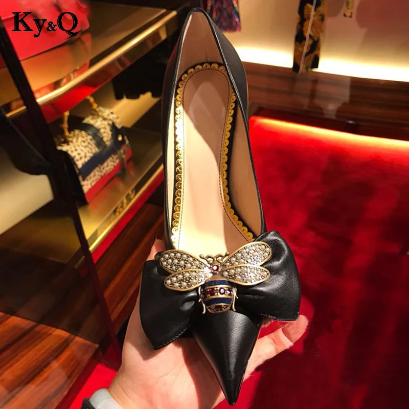 

2019 New High Heel Shoes Women Pumps Stiletto Thin Heel Pointed Toe Bowtie Bee Matal Decoration Zapatos Shallow Dress 8cm heel