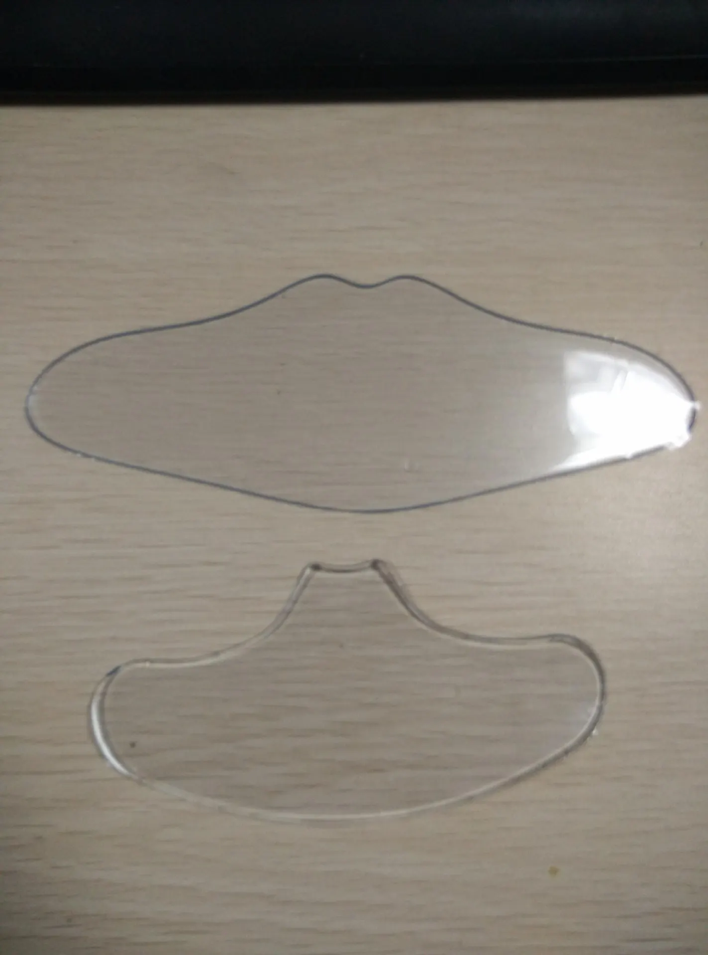 LARGE LIP
