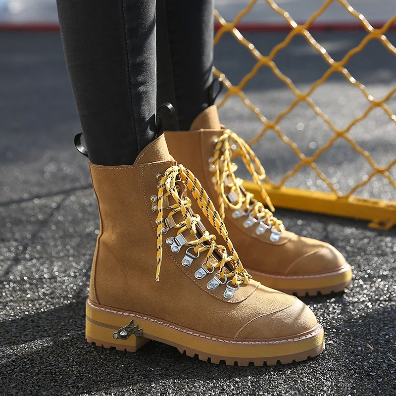 

2018 autumn and winter new women's shoes thick with a heel nubuck leather belt in the tube Martin boots women's boots.