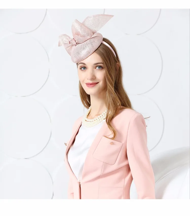 FS розовый чародей Дерби церкви для женщин Pillbox шляпа дамы Sinamay шляпы свадьбы бантом Fedora элегантные женские кепки