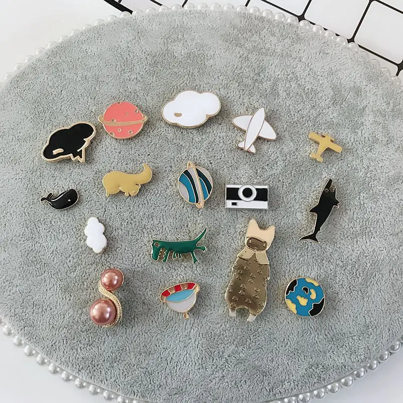 

Free Shipping Sweet More Styles Enamel Cludy Cat Aircraft Animal Charm Simple Cute Pins