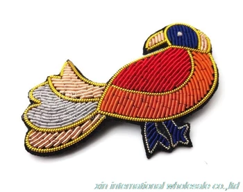 

Colorful parrot badges Fashionable high grade metal wire chapa Extravagant hand embroidery badge