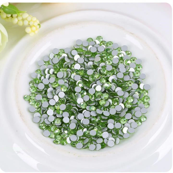 

Glue on Rhinestones ss3-ss30 Peridot color Flat Back Non HotFix Nail art Rhinestone 3D Glass Nail Art Decorations Mix Rhinestone