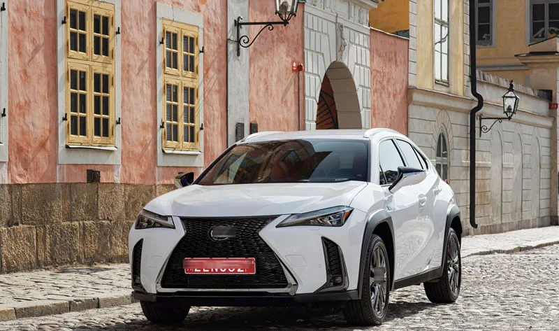Lexus-UX-2019-1024-02