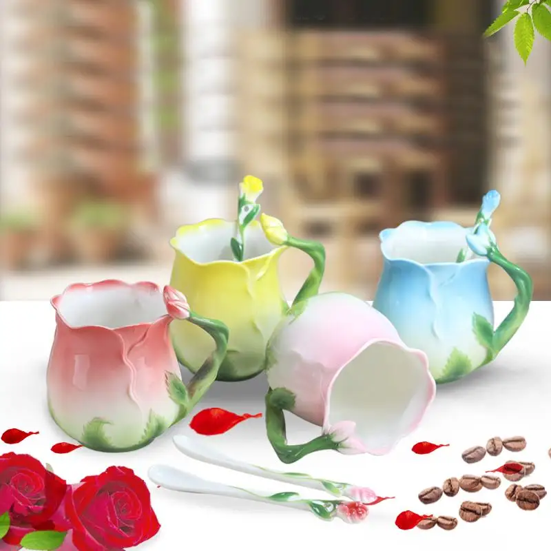 

New Luxury Flower Shape Hand Make Ceramics Mugs With Spoon Chinese Style Traditional Ceramic Tea Set Drinking Cups
