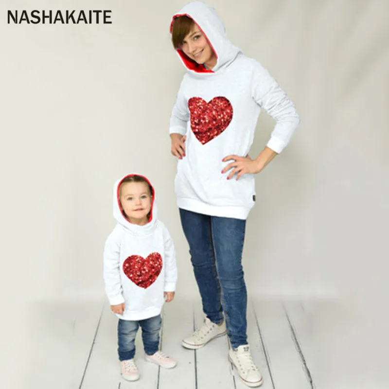 NASHAKAITE/одежда «Мама и я»; сезон весна-осень-зима; толстовки с пайетками и надписью «Love»; одежда для мамы и сына; одежда для мамы и дочки
