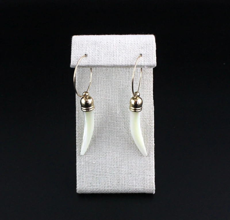 

Free Shipping New Horn Shaped Shell Earring