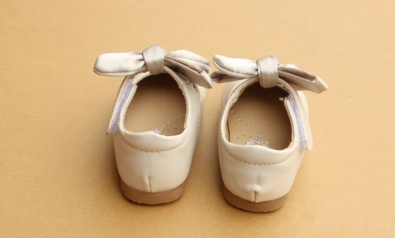 Carrinho de Bebê Recém-nascido da Menina da Criança Sapatos de Bebê Estilo Chinês Arco-nó Sapatos Berço Macio Sole Prewalker Anti-deslizamento 23 Bebê Recém-nascido Da Menina Da Criança Macio