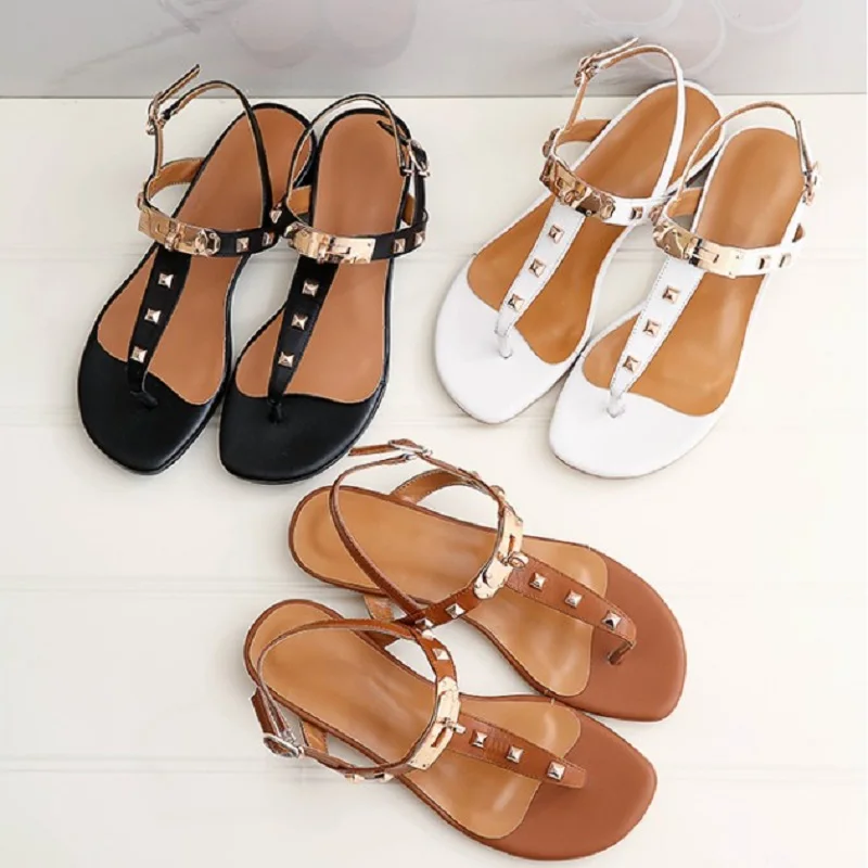 

2018 luxury brand golden metal lock deco women's Fashion flat sandals black white brown female Summer rivet shoes casual sandals