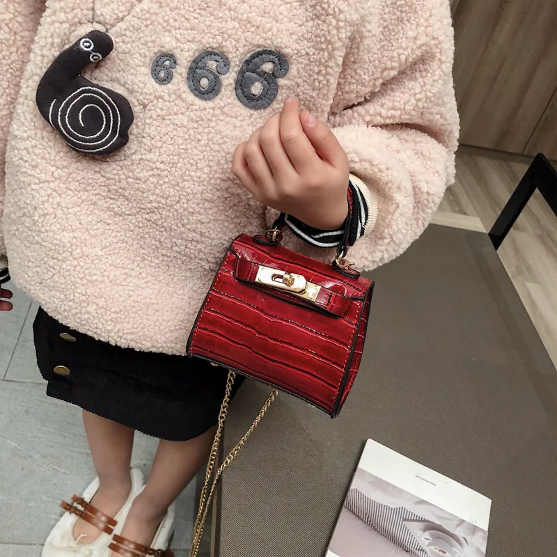 2019 الأزياء البسيطة لطيف صغيرة سلسلة الفتاة حقيبة ساعي الفاخرة مصمم الأطفال قفل Crossbody حقيبة التمساح بو كيد يد