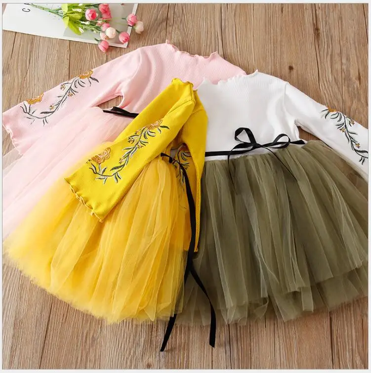 

2018 Autumn New Girl Dress Embroidery Flare Sleeve tulle Patchwork Princess Dresses Black Ribbon Children Clothes 2-6 Yrs old
