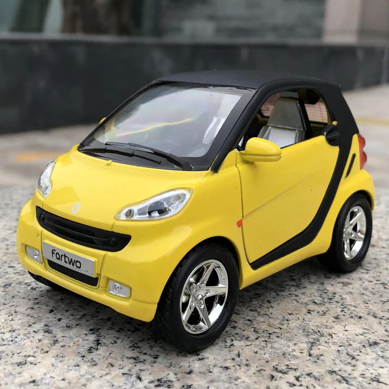 1:32 Smart ForTwo литая под давлением модель автомобиля автомобиль со звуком и светильник детский подарок Машинки Игрушки для детей