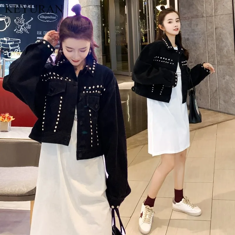Женская свободная джинсовая куртка Harajuku черная короткая с бисером и заклепками