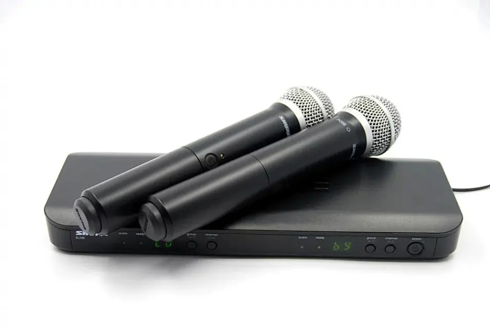 

BLX288 PG58 2 channels UHF wireless microphone system Professional audio Dual Handhold Dynamic Cardioid Cordless blx88 Mic