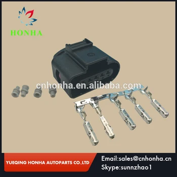 

origianl parts genuine connector housing 8K0973705 5pin auto connector
