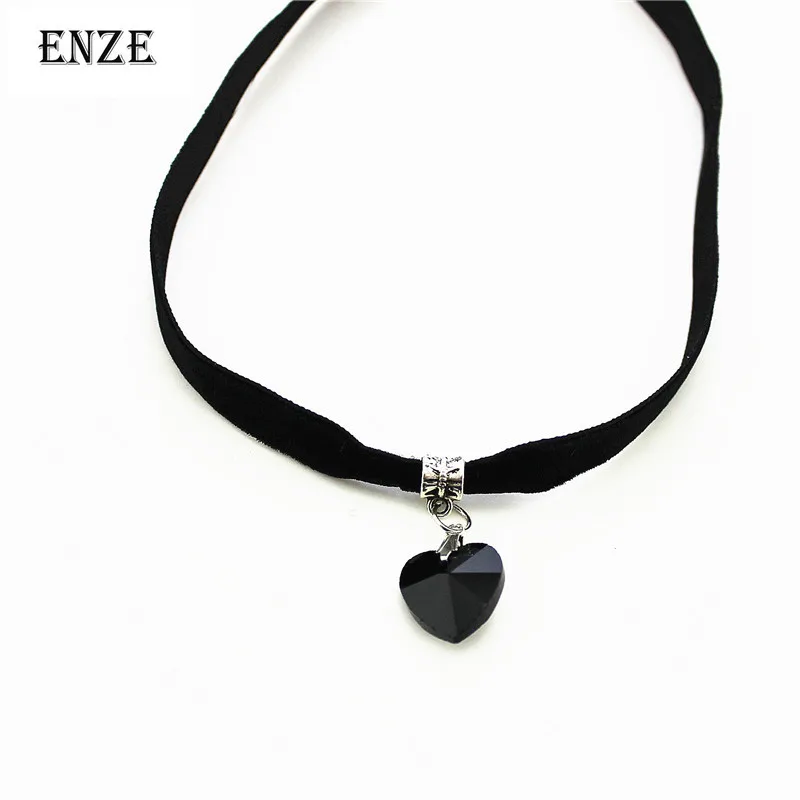 

Free Shipping Heart shaped pendant Harajuku retro lace short Gothic velve necklace Christmas present