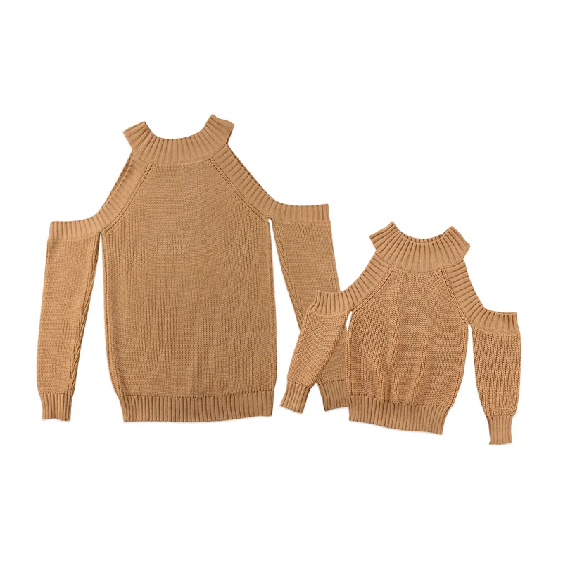 Новинка года; Одинаковая одежда для всей семьи; трикотажный свитер с длинными рукавами и открытыми плечами для мамы и дочки