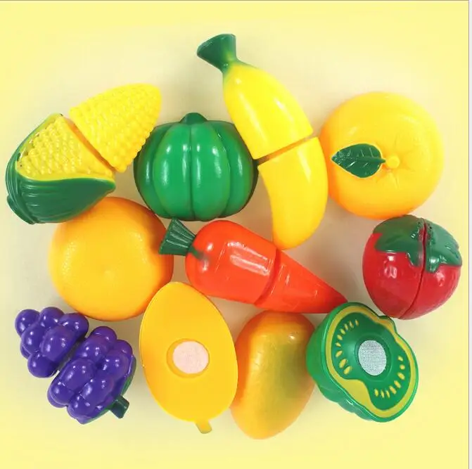 Children Play Toy Kitchen Earnestly.3 6 children Food Simulation of